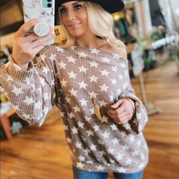 Star Gazer Waffle Knit Top-Taupe - Picture 3 of 5